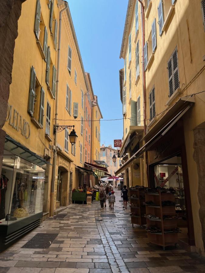 Studio Hyeres -Rue Pietonne Climatisation Lit 160 Tout Equipe - Sabrina Eksteriør bilde