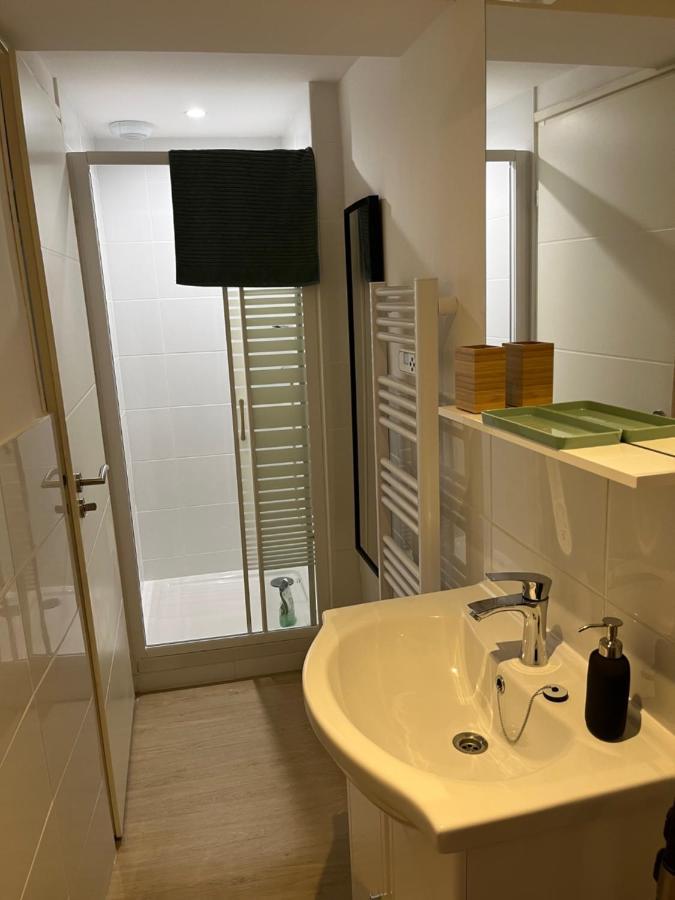 Studio Hyeres -Rue Pietonne Climatisation Lit 160 Tout Equipe - Sabrina Eksteriør bilde